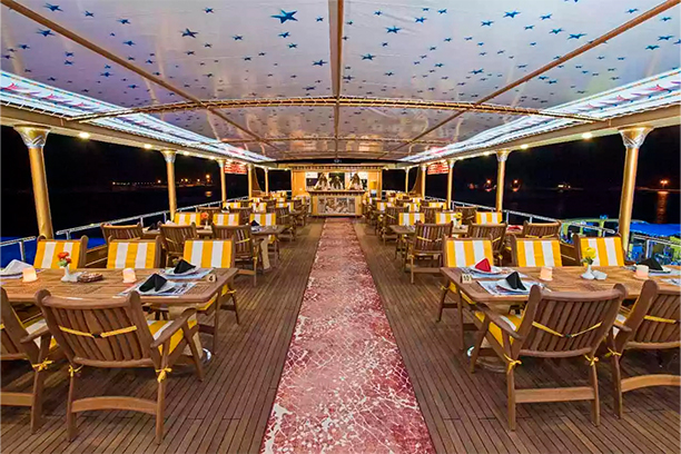 Nefertari – šnorchlování, večeře