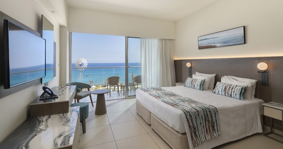Hotel Pernera Beach