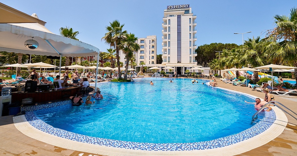 Hotel Henry Resort & Spa