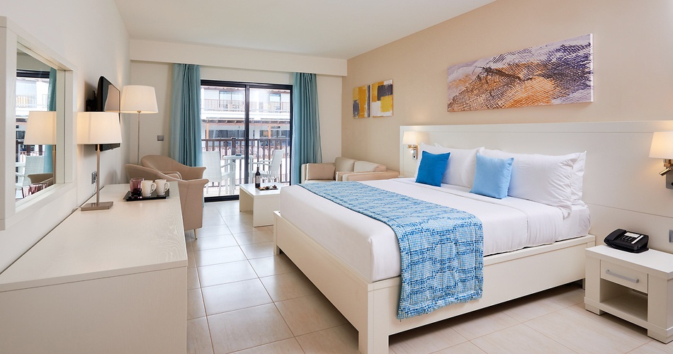 Hotel Meliá Laguna Beach Resort