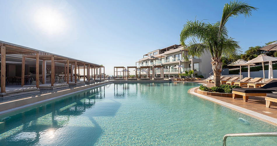 Hotel Harmony Crest Resort