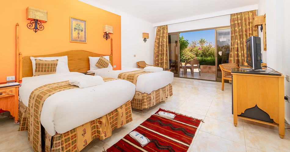 Hotel Flamenco Beach & Resort
