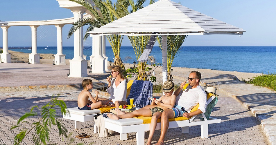 Hotel Three Corners Equinox Beach Resort