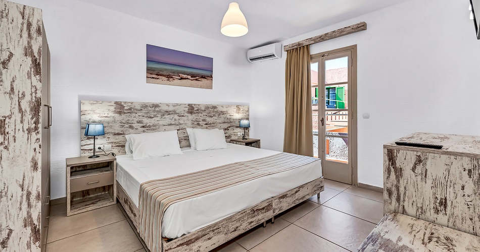 Hotel Evina Rooms & Suites