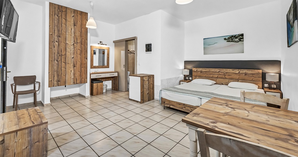 Hotel Almare Beach