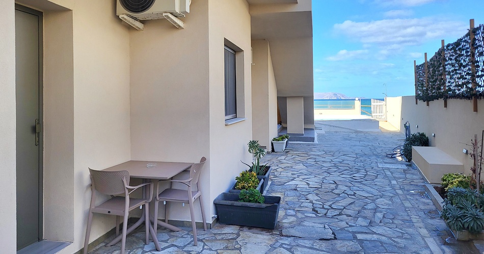 Hotel Almare Beach