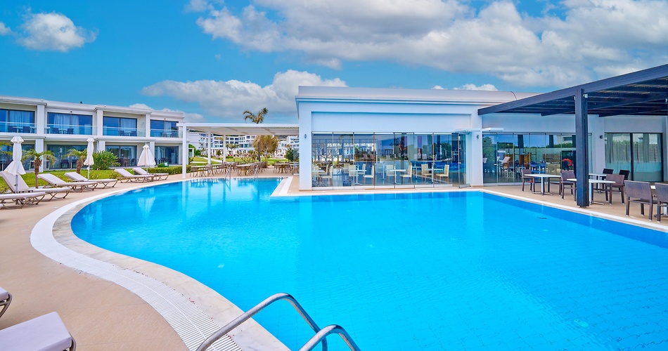 Hotel Asterias Beach Resort