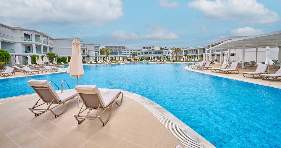 Hotel Asterias Beach Resort