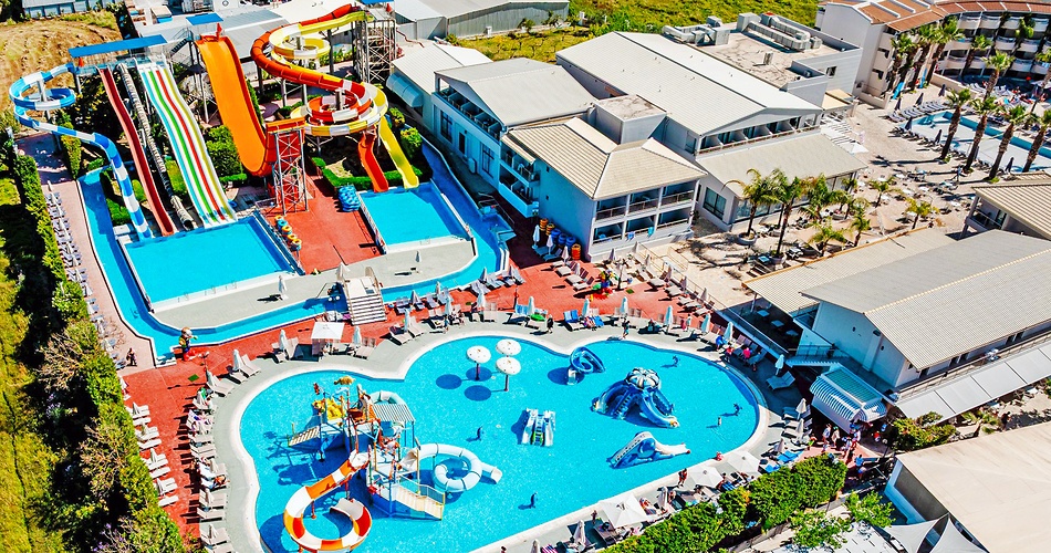 Hotel Caretta Beach Resort & Waterpark