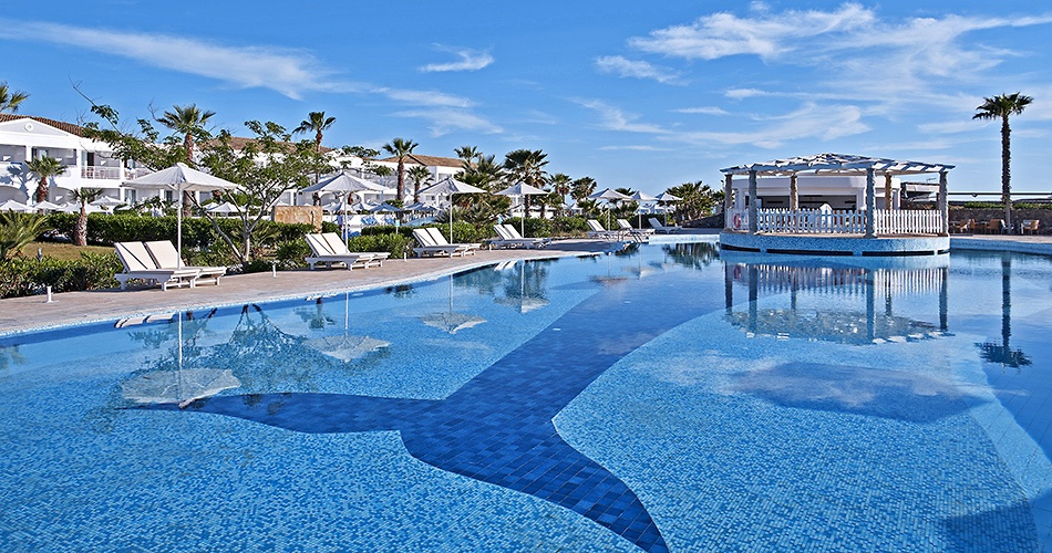 Hotel Sandy Beach Resort