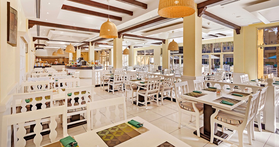 Hotel Al Hamra Village