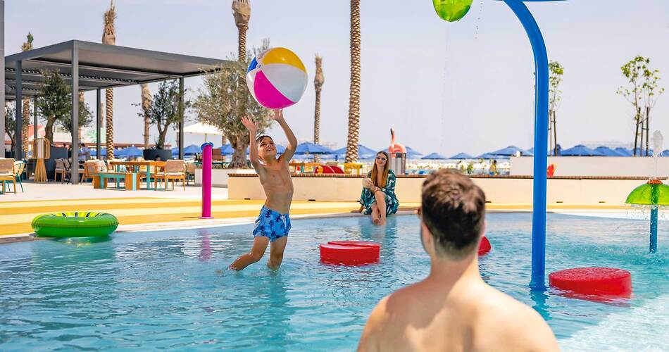 Hotel Rove Al Marjan Island