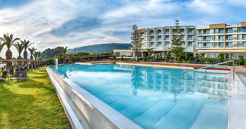 Hotel The Ixian Grand & All Suites