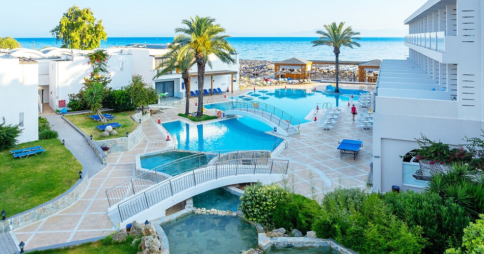 Hotel Avra Beach Resort