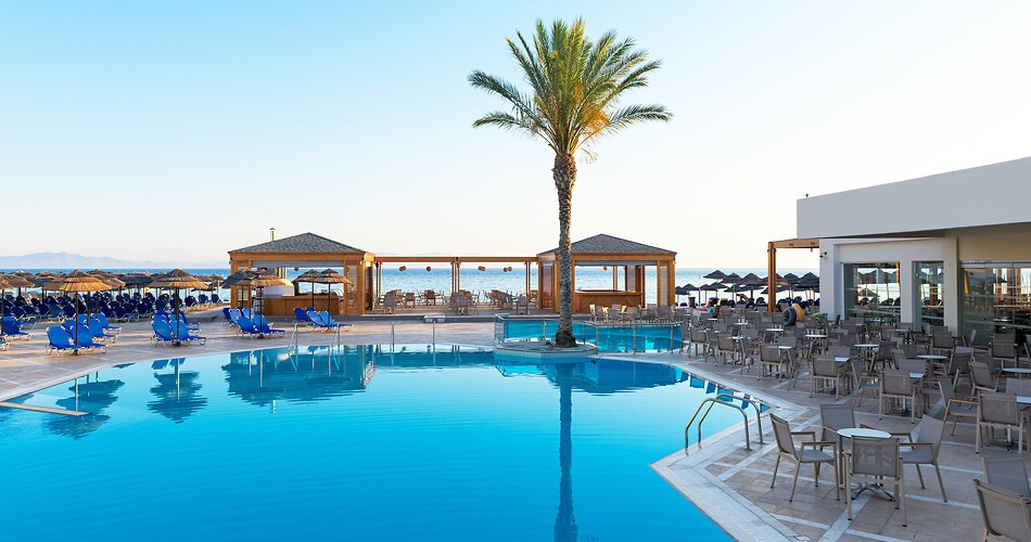 Hotel Avra Beach Resort
