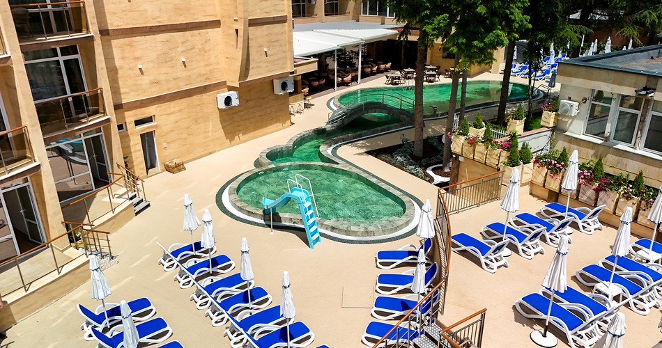 Hotel Opal