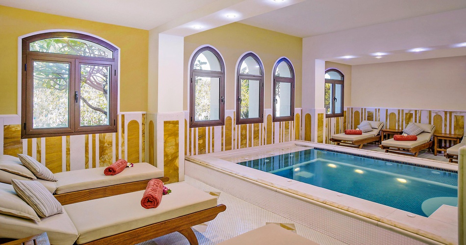 Hotel The Cove Rotana Resort