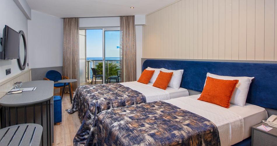 Hotel Monart City