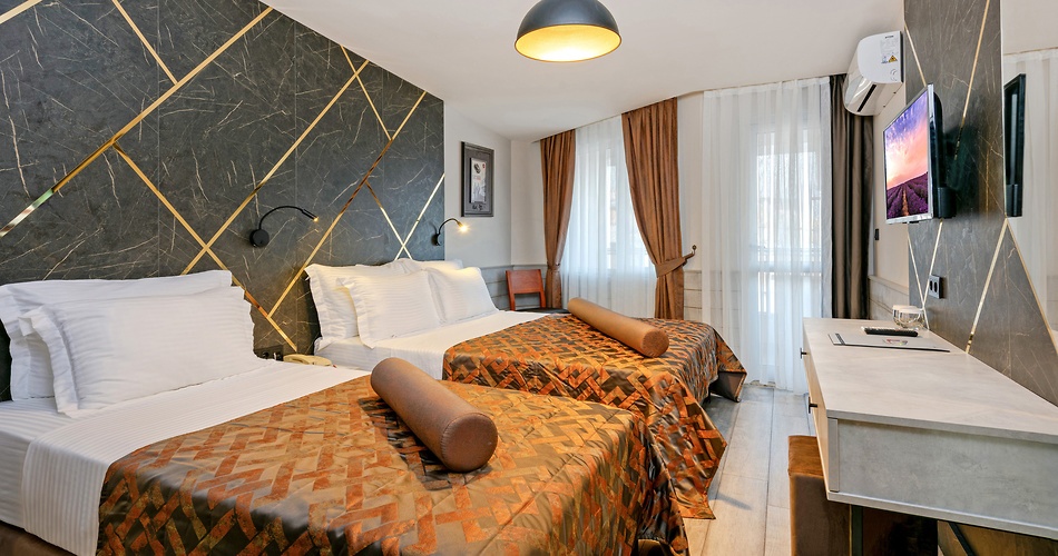 Hotel Monart City