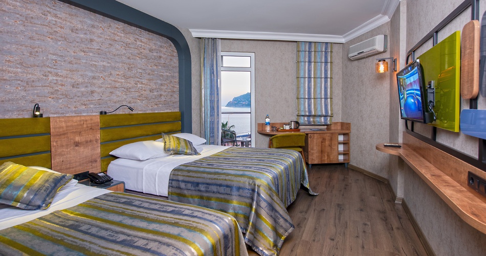 Hotel Monart City