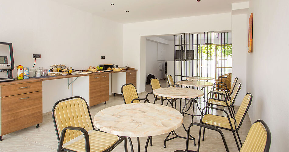 Nikos Bnb